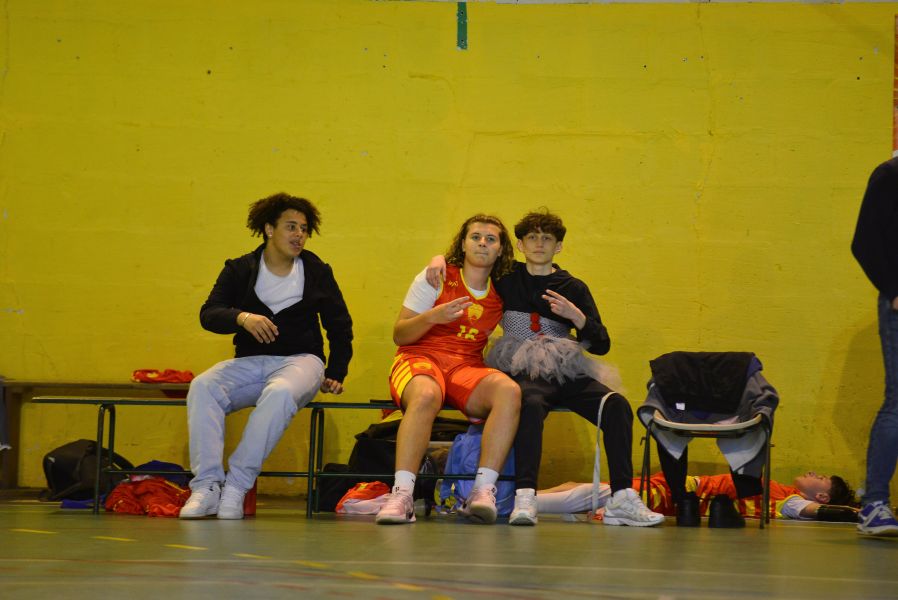 D61_2896